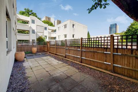 3 bedroom flat for sale, Barleycorn Way, Narrow Street, Limehouse, London, E14