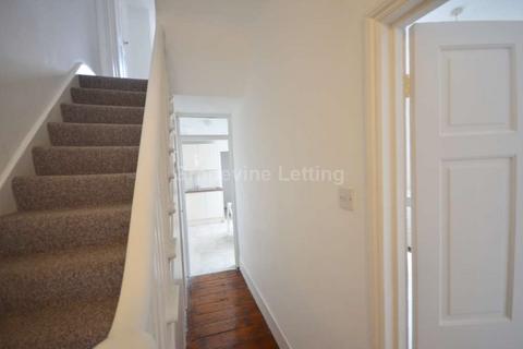 4 bedroom terraced house to rent, Barnwell Road, Brixton SW2