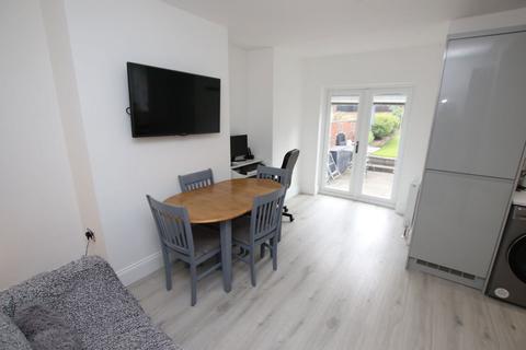 25 Cockerham Avenue, Barnsley, S75 1BA