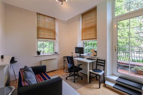 1 bedroom flat to rent, Bishopton Drive, Macclesfield SK11