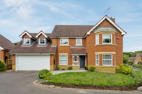 15 Turners Close, Southwater, Horsham, RH13 9LJ