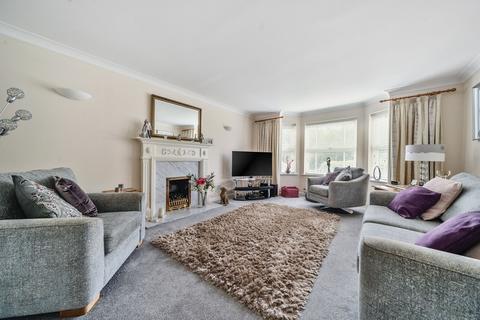 15 Turners Close, Southwater, Horsham, RH13 9LJ