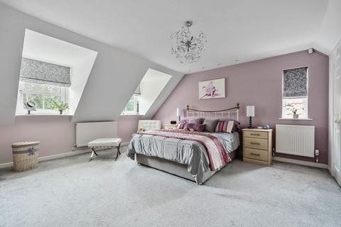 15 Turners Close, Southwater, Horsham, RH13 9LJ