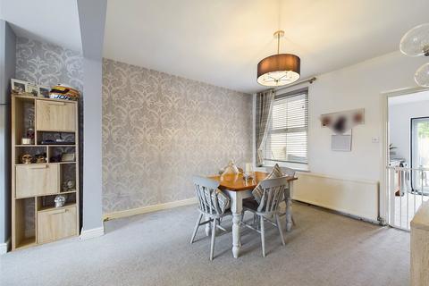 140 Linden Road, Gloucester, GL1 5HT