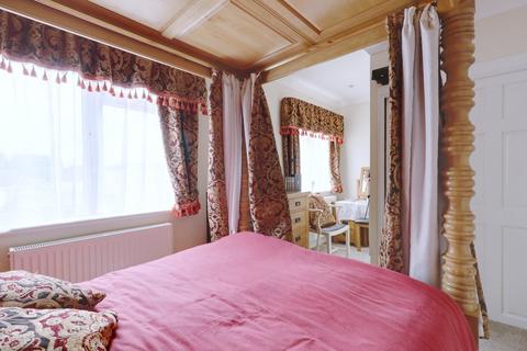 78 West Road, South Ockendon, RM15 6PH