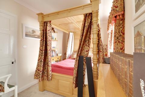 78 West Road, South Ockendon, RM15 6PH