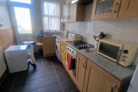 2 bedroom flat for sale, 23 & 23a Edward Street, Griffithstown, Pontypool, NP4 5HD