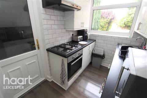 3 bedroom semi-detached house to rent, Leicester