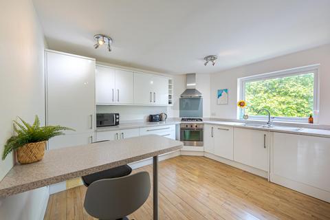 1 bedroom flat for sale, Nantes Close, London SW18