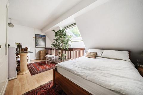 1 bedroom flat for sale, Woking,  Surrey,  GU22