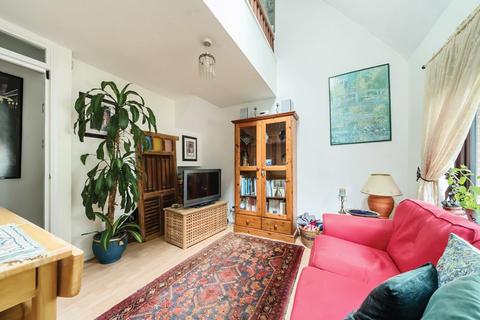 1 bedroom flat for sale, Woking,  Surrey,  GU22