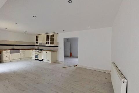 4 bedroom terraced house for sale, 40a Eleanor Street, Tonypandy, Mid Glamorgan, CF40 1DW