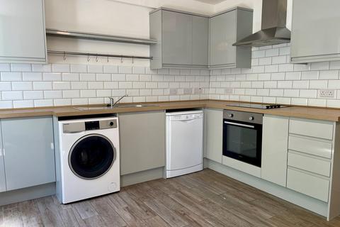 2 bedroom flat to rent, Ingles Road, Folkestone, CT20