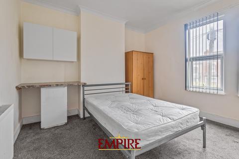 1 bedroom in a house share to rent, Minstead Road, Erdington, Birmingham, B24 8PR