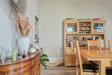 4 bedroom semi-detached house for sale, La Vielle Poste, Grouville