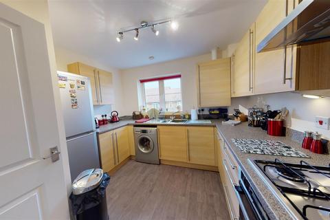 2 bedroom flat to rent, Greenfinch Road, Didcot OX11