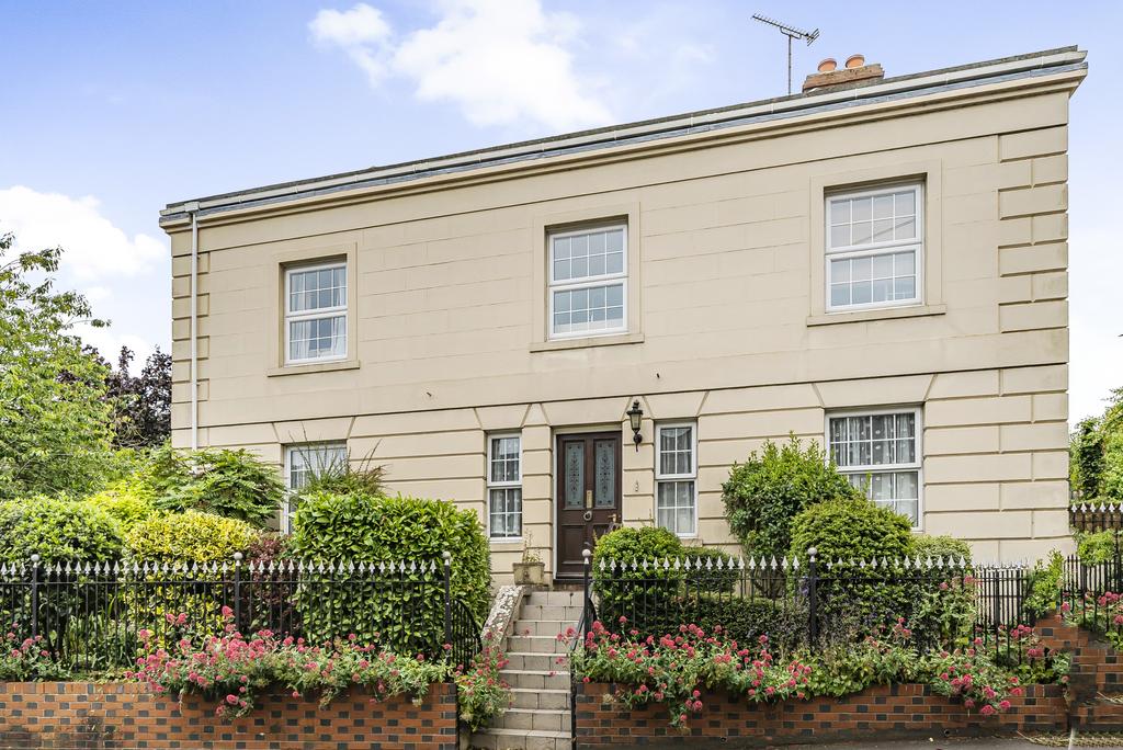 Wallingford Street, Wantage OX12 2 bed flat to rent £1,300 pcm (£300 pw)