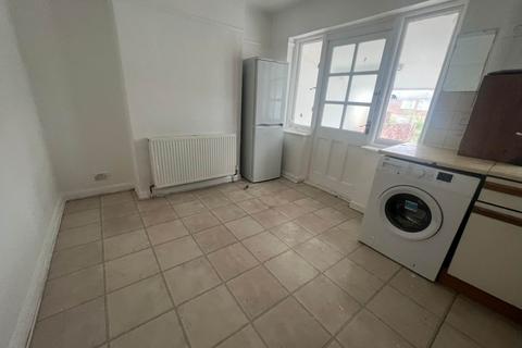 2 bedroom semi-detached house for sale, Fourth Avenue, Luton LU3