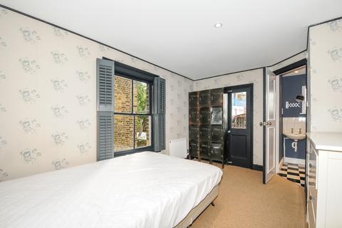 2 bedroom apartment to rent, Bonnington Square London SW8