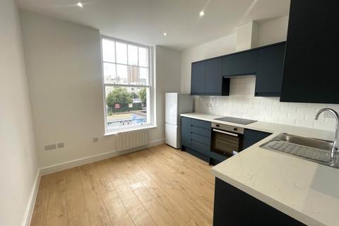 3 bedroom flat to rent, Richmond Place, Brighton, East Sussex