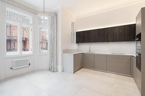 3 bedroom flat to rent, 32 Sloane Gardens, Knightsbridge, London, SW1W
