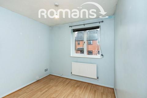 37 Balmoral Way, Basingstoke, RG22 4YB