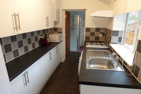 3 bedroom terraced house to rent, Humber Road, Beeston, NG9 2EX