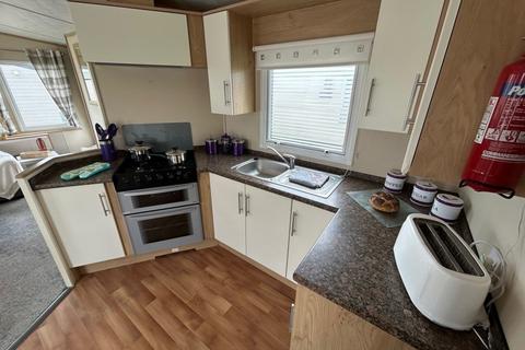 3 bedroom static caravan for sale, Pakefield Holiday Park