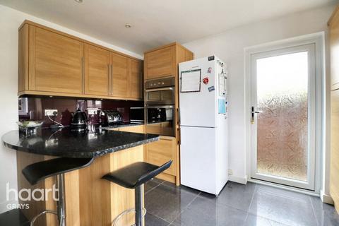 3 bedroom semi-detached house for sale, The Willows, Grays