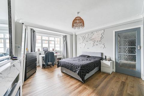 2 bedroom flat for sale, Streatham High Road,, Streatham Hill, London, SW16