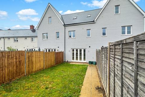 3 bedroom townhouse for sale, Waterfront Promenade, Rowhedge, Colchester, CO5