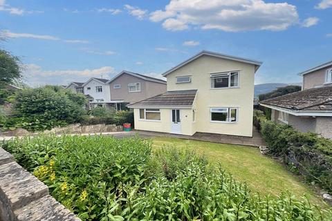 3 bedroom detached house for sale, Cwmbeth Close, Crickhowell, NP8