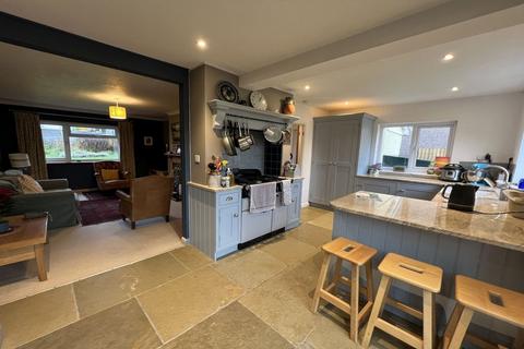 21 Cwmbeth Close, Crickhowell, NP8 1DX