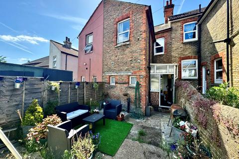 3 bedroom terraced house for sale, Harpers Road, Newhaven