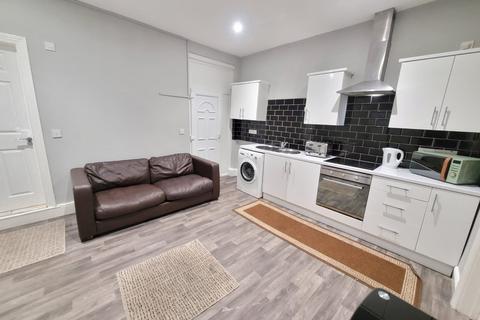 4 bedroom flat to rent, Ecclesall Road, Sheffield S11