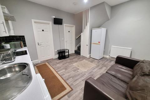 4 bedroom flat to rent, Ecclesall Road, Sheffield S11