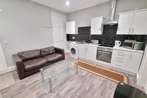 4 bedroom flat to rent, Ecclesall Road, Sheffield S11