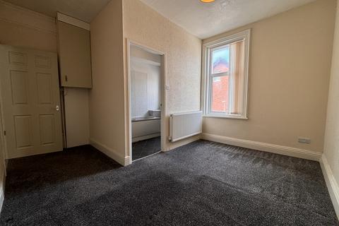 1 bedroom flat to rent, Lytham Road, Blackpool FY4