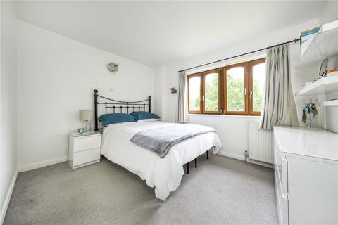 1 Dene Close, Worcester Park, KT4 7HQ
