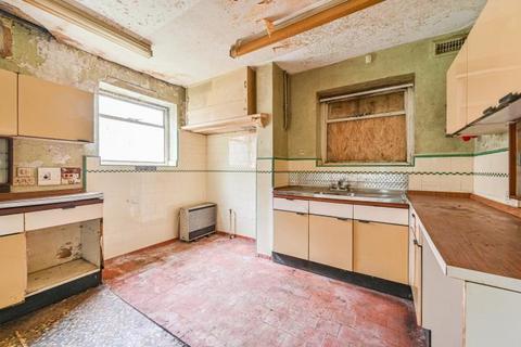 3 bedroom semi-detached house for sale, 91 New Street Hill, London, BR1 5BA