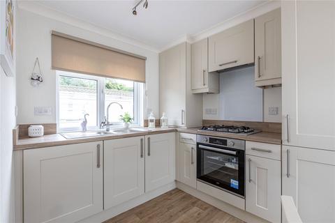 2 bedroom detached house for sale, Woodlands, Addlestone KT15