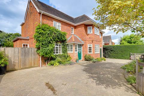 4 bedroom detached house for sale, Peppard Road, Emmer Green