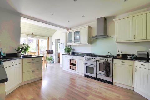 189 Peppard Road, Emmer Green, Reading, RG4 8TS