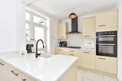 10 Devon Road, Portsmouth, PO3 5ET