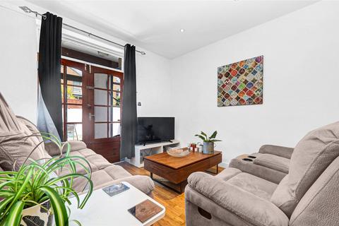 3 bedroom end of terrace house for sale, Maria Terrace, London, E1