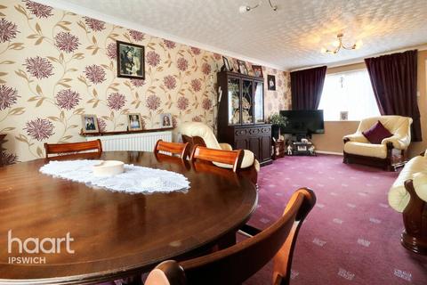 38 Broomhayes, Ipswich, IP2 9DA