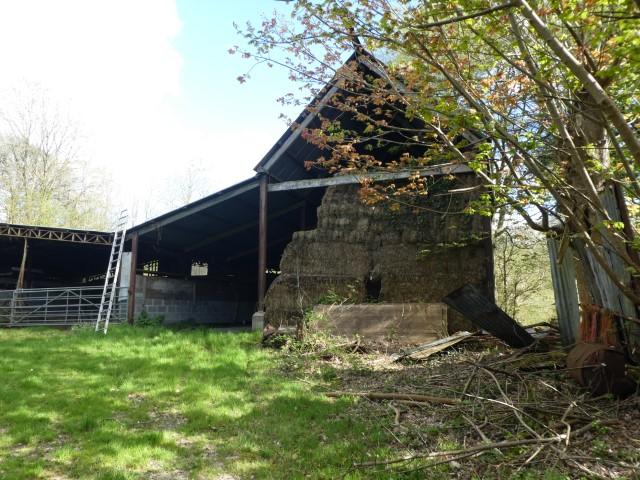 Dutch Barn with lean to