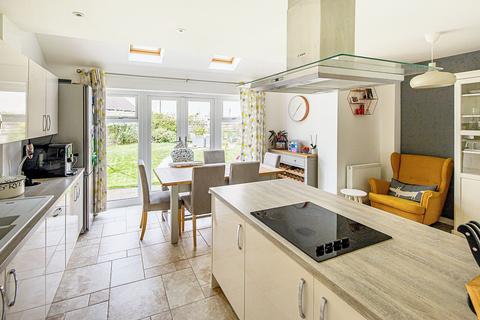 4 bedroom detached house to rent, Wheeler Way, Malmesbury, SN16
