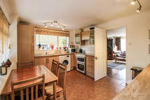 3 bedroom semi-detached house for sale, Falkland Garth, West Berkshire RG14