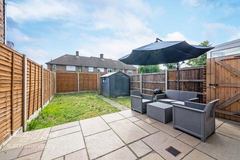 2 bedroom terraced house for sale, Scarsbrook Road, London